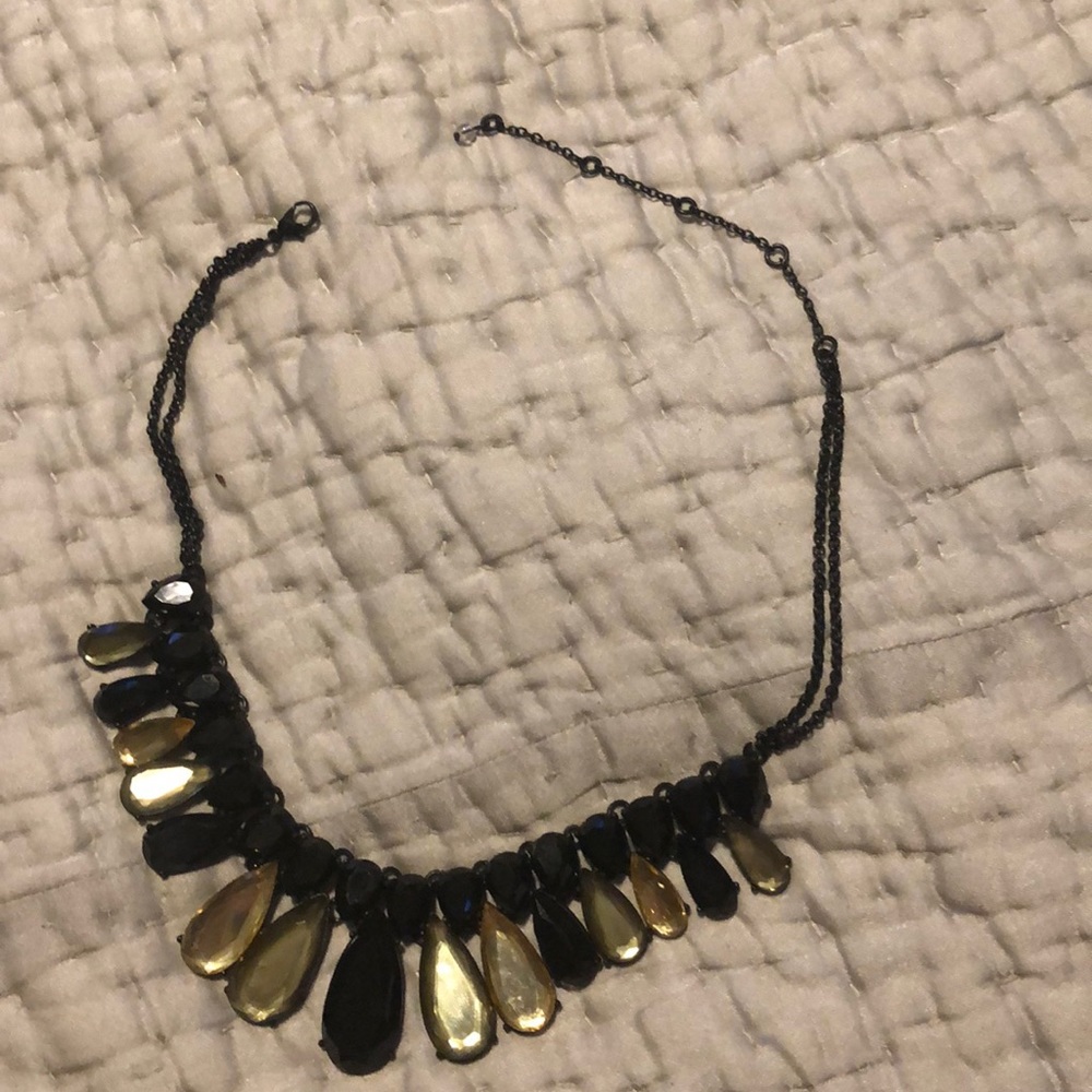 White House Black Market choker